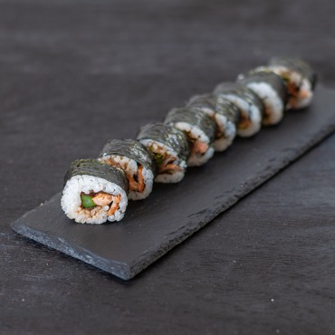 Hot spicy salmon roll